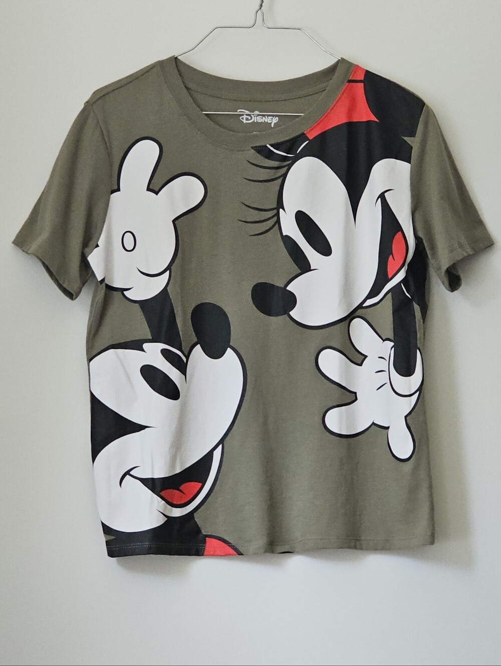 DISNEY Olive Green Short Sleeve Mickey & Minnie Graphic Tee. Size S